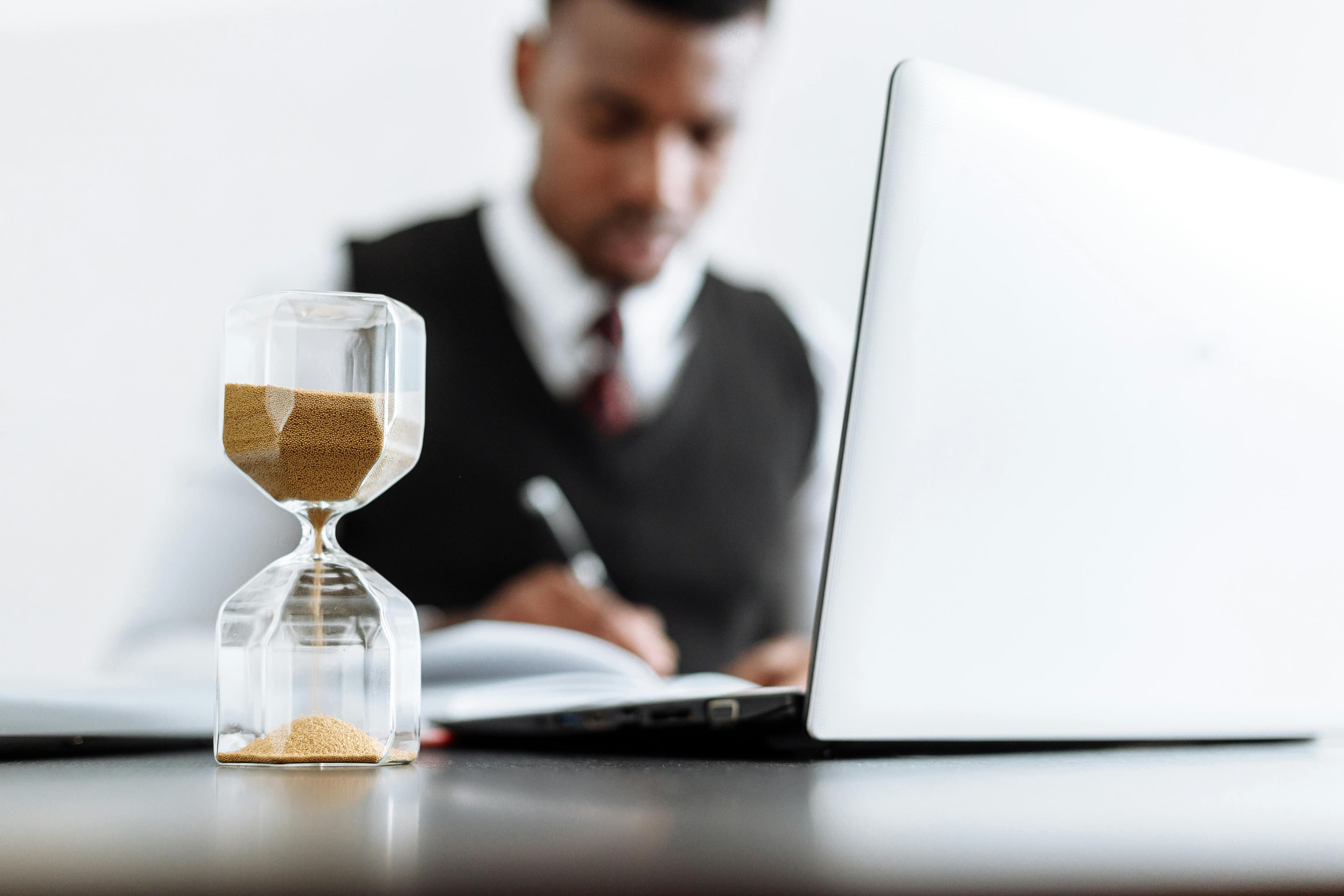 Formation TCF Canada en ligne : Comment gérer votre temps pendant l’examen